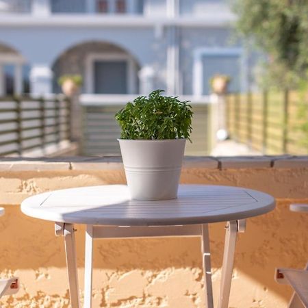 Romanos Apartments Гайос Екстериор снимка