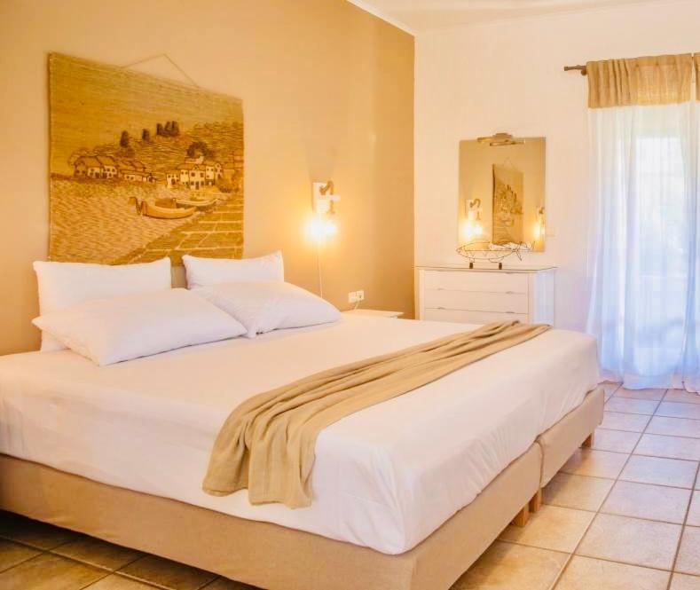 Romanos Apartments Гайос Екстериор снимка