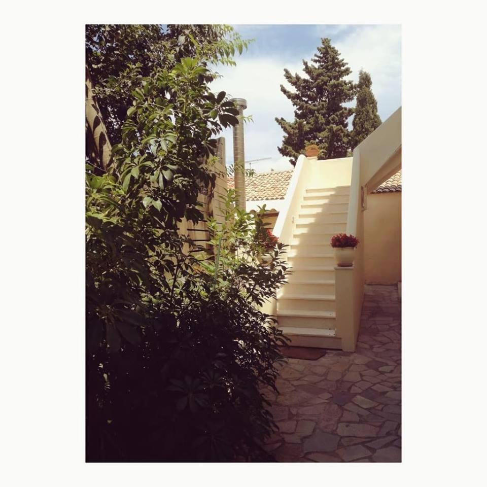 Romanos Apartments Гайос Екстериор снимка