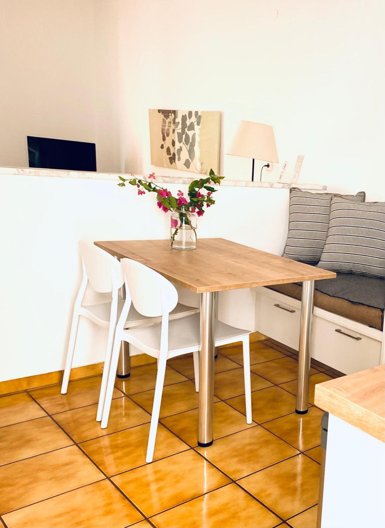 Romanos Apartments Гайос Екстериор снимка