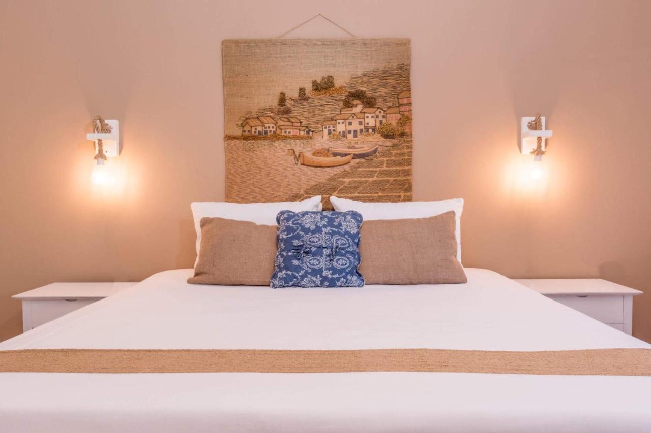 Romanos Apartments Гайос Екстериор снимка