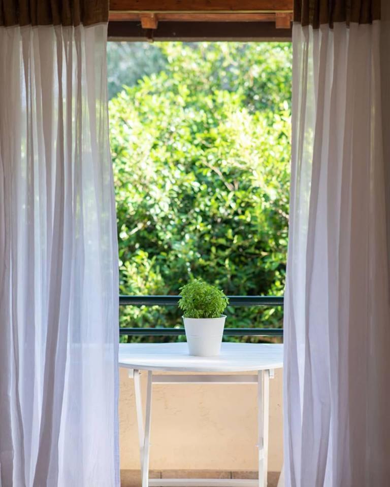 Romanos Apartments Гайос Екстериор снимка